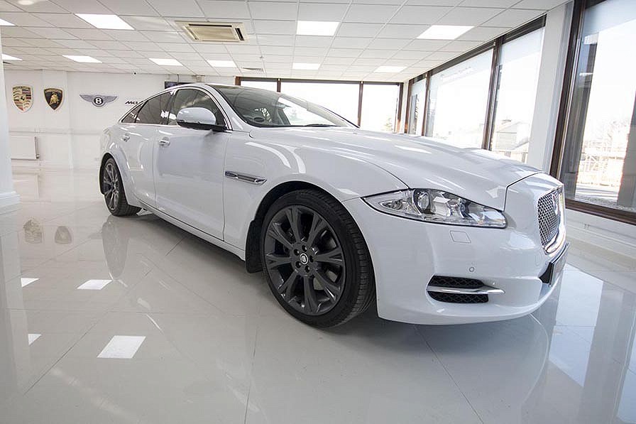 Jaguar XJ